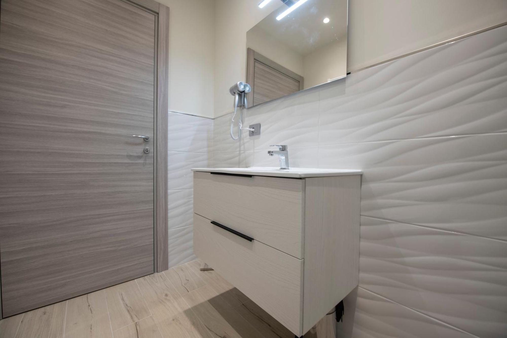 243B - Appartamento Mignon - Sara Home Chiavari, 200Metri Dal Mare Buitenkant foto